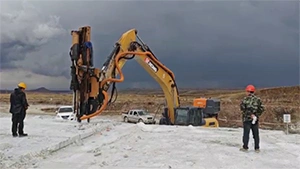 Divisor de roca hidráulico PL-1000L en funcionamiento