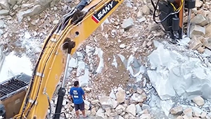 Divisor de roca hidráulico PL-1500L en funcionamiento